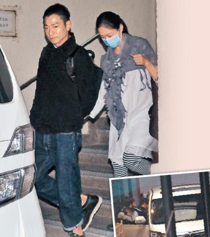 刘德华陪妻子朱丽倩做产检.