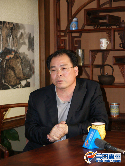 光耀董事长_临沂光耀实验学校图片