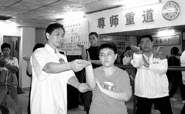 惠州流行咏春拳 5旬汉子10岁小孩皆习武