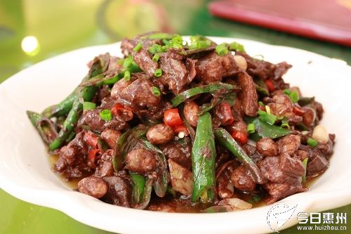 永州血鸭是湖南永州的一款传统名菜