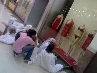 喜之娇内衣女_病娇头像女动漫图片(2)
