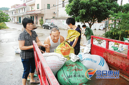 天兔席卷惠州 全市各地全力以赴防御台风